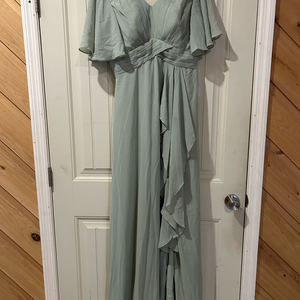 Elegant Green Evening Gown